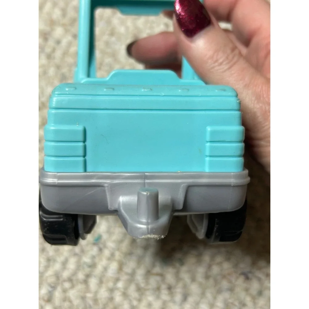 Fisher Price Little People Tow‎ Truck Teal Blue Silver Toy Vehicle